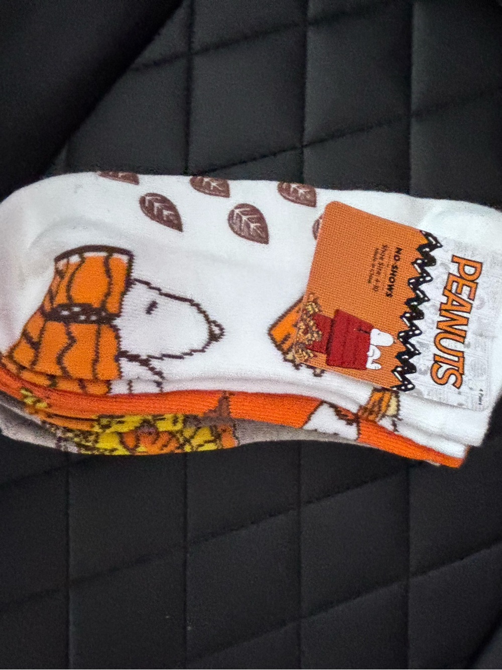 Snoopy Peanuts Fall Thanksgiving Gripper Footie socks. New - Picture 7 of 9